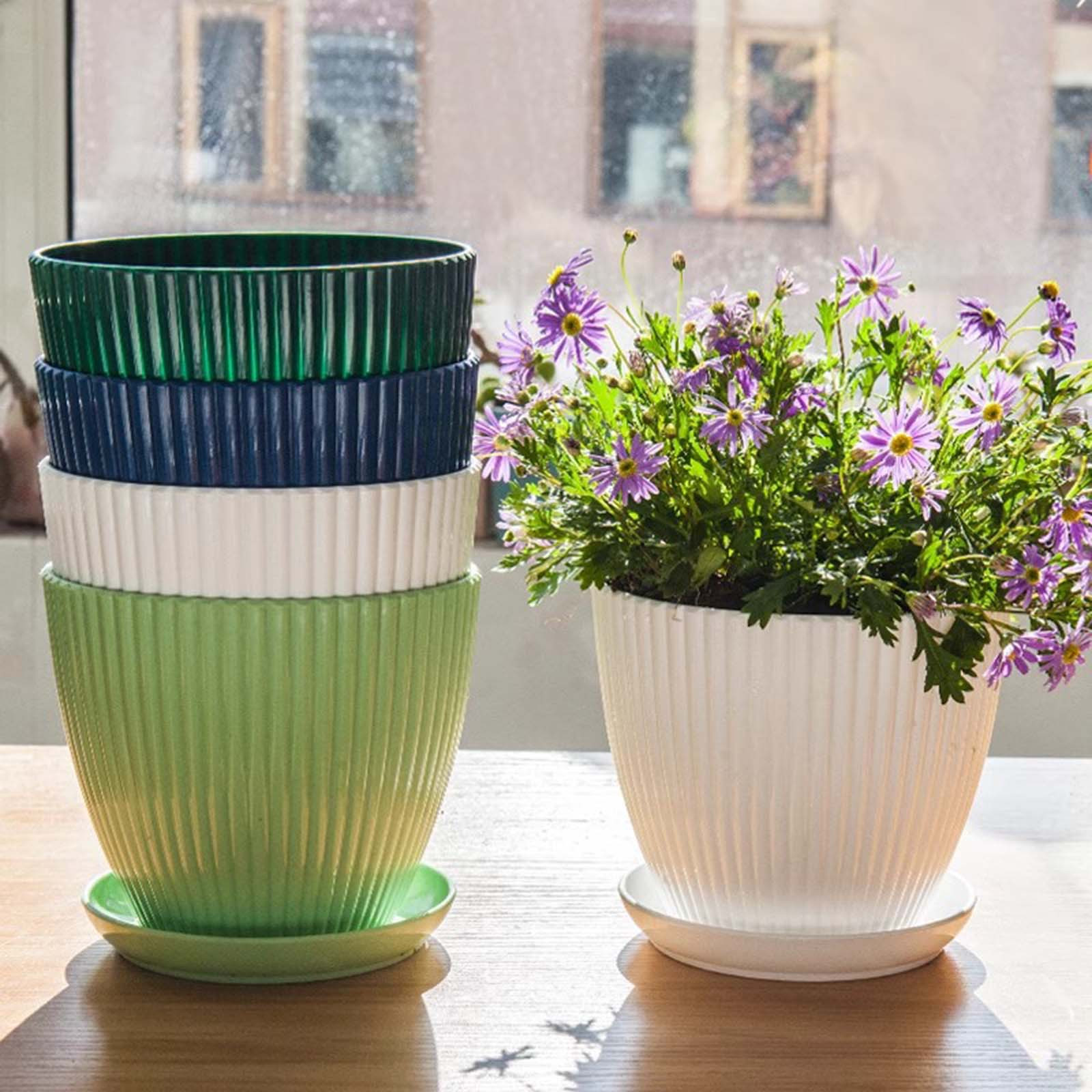 縦縞模様の厚みのある植木鉢、非セラミックプラスチック製の花鉢 - Vertical Wall Planter のレビューと価格
