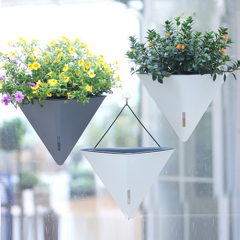 ファッション三角形壁掛け植木鉢、自動給水式吊り下げプランター - Vertical Wall Planter のレビューと価格